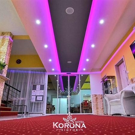 Hotel Korona Siofok Bagian luar foto