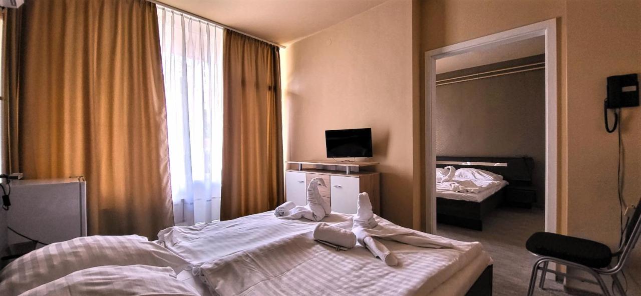 Hotel Korona Siofok Bagian luar foto
