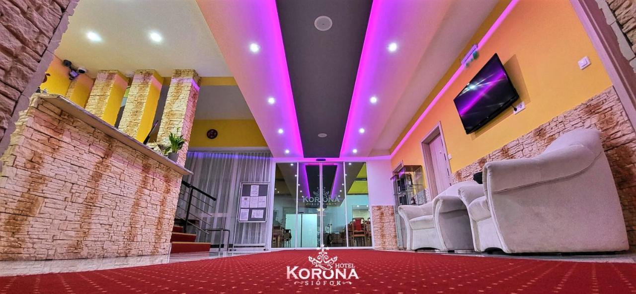 Hotel Korona Siofok Bagian luar foto