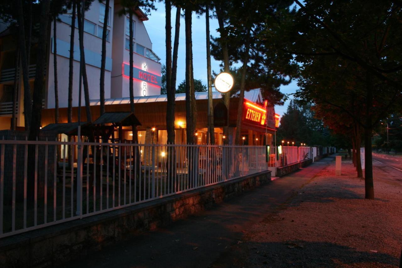 Hotel Korona Siofok Bagian luar foto