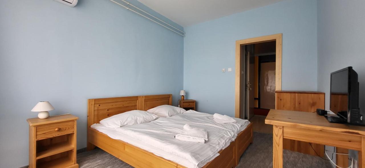 Hotel Korona Siofok Bagian luar foto