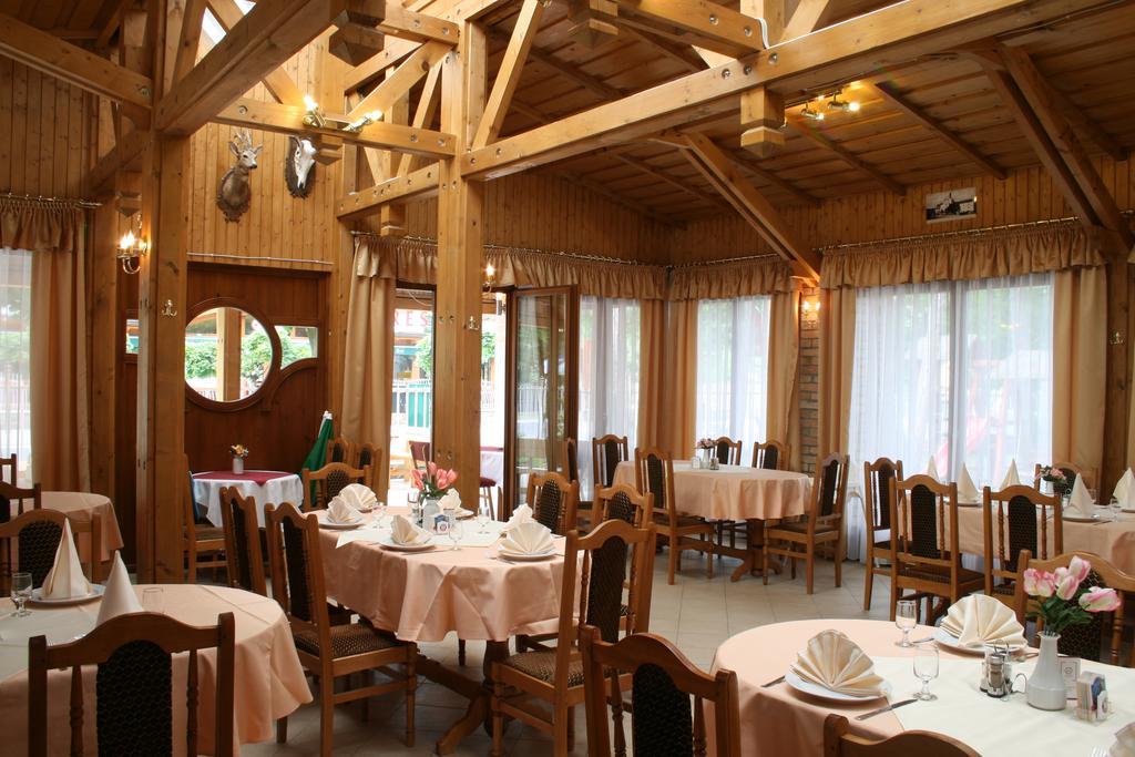 Hotel Korona Siofok Bagian luar foto