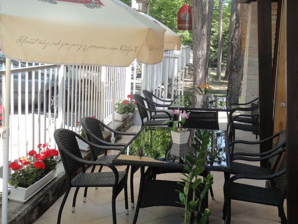 Hotel Korona Siofok Bagian luar foto