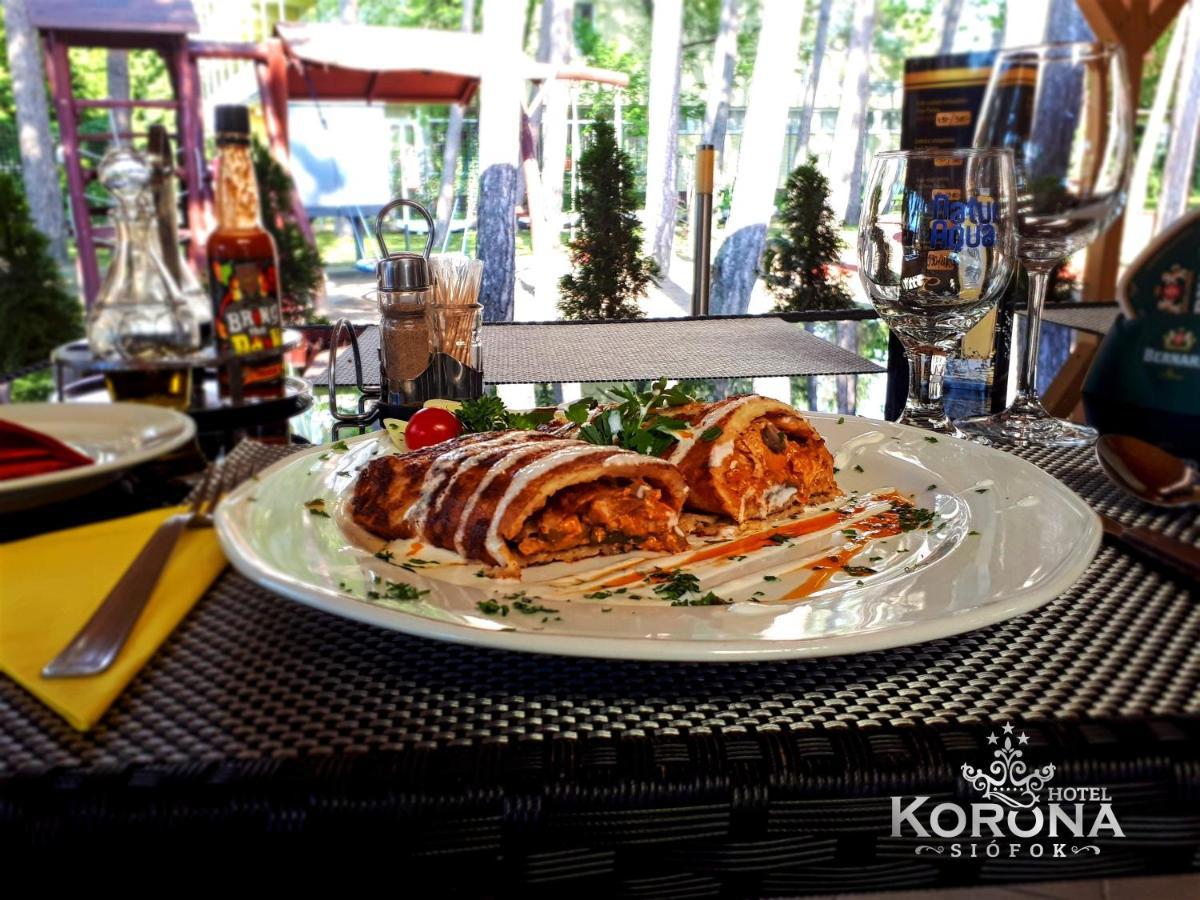 Hotel Korona Siofok Bagian luar foto